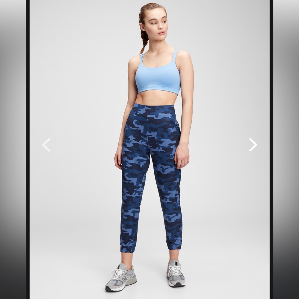 GapFit Recycled Runaround Joggers
